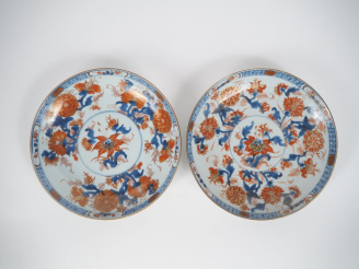 Vente aux enchères Chine, XVIIIe siècle, Deux assiettes en porcelaine imari « chinois » à