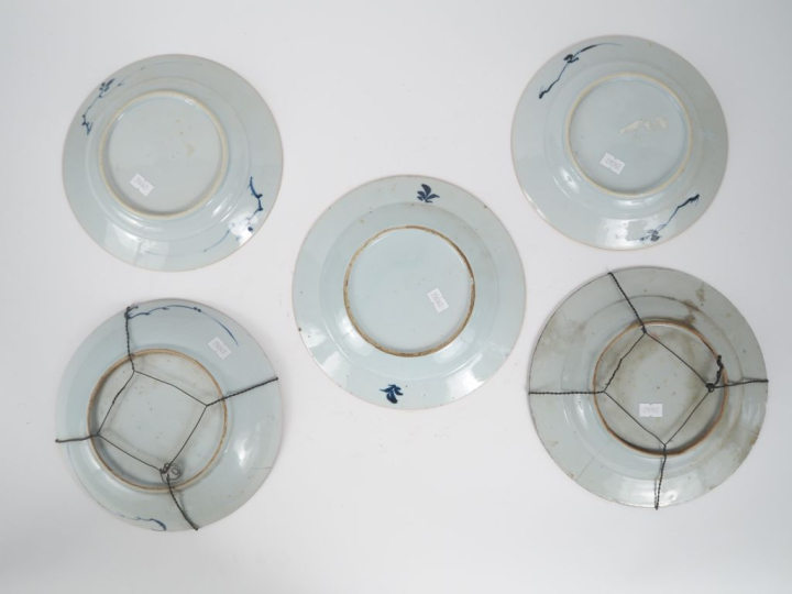 Compagnie des Indes, Chine XVIIIe siècle,  Cinq assiettes en porcelain