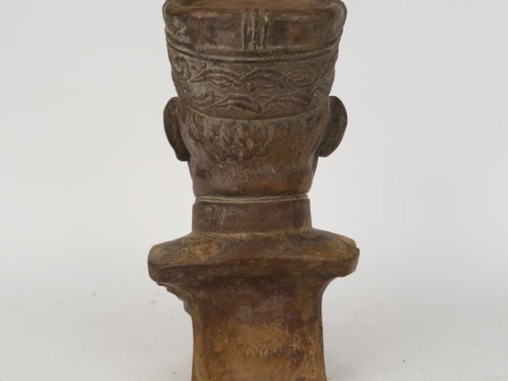 SANT MARTI."Le Maréchal JOFFRE".  Buste en terre cuite ( éclats à la v