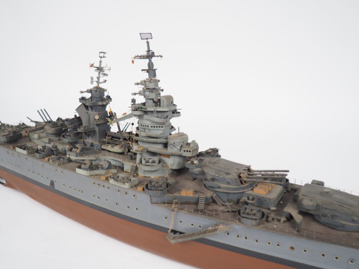 « Le cuirassier le Richelieu »  Grande maquette à coque en bois, garni