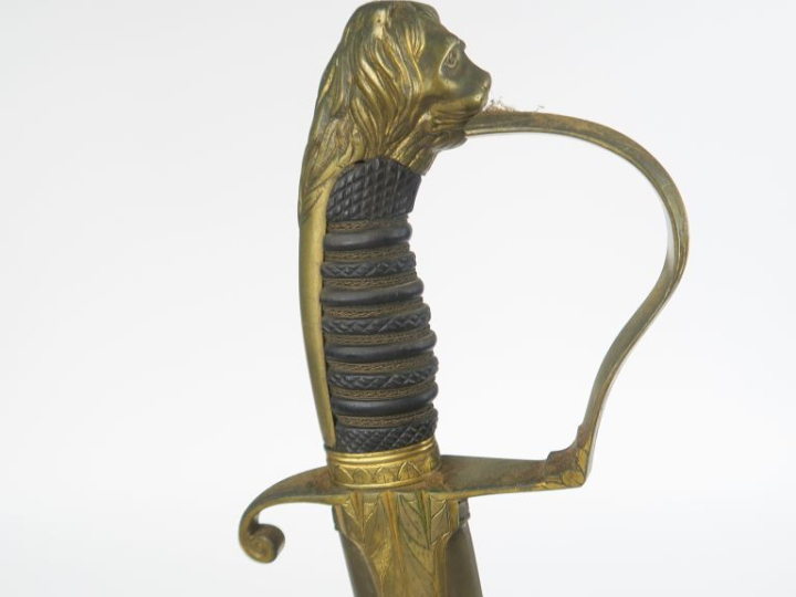 Sabre d’officier de cavalerie légère probablement britannique. Poignée