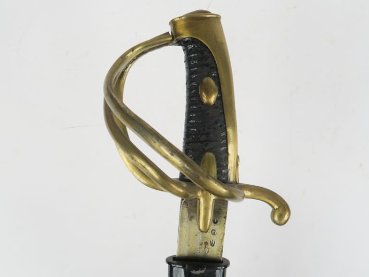 Sabre de cavalerie légère modèle An XI. Poignée recouverte de cuir à o