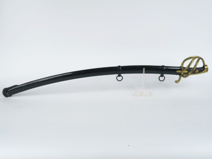 Sabre de cavalerie légère modèle An XI. Poignée recouverte de cuir à o