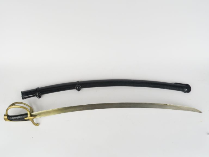 Sabre de cavalerie légère modèle An XI. Poignée recouverte de cuir à o