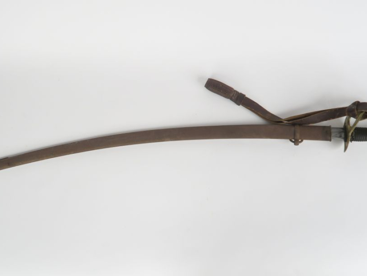 Sabre de cavalerie légère modèle 1822.  Poignée recouverte de cuir ave