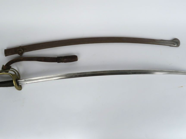 Sabre de cavalerie légère modèle 1822.  Poignée recouverte de cuir ave