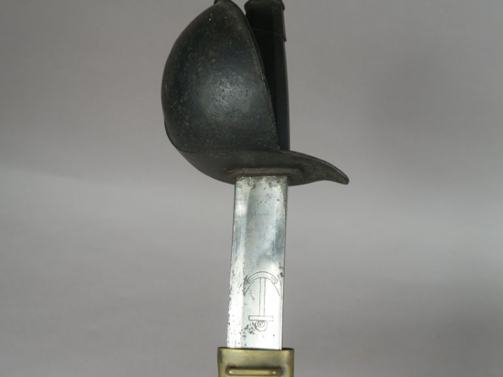 Sabre d’abordage modèle 1833.  Poignée à pans et garde à coquille, pei