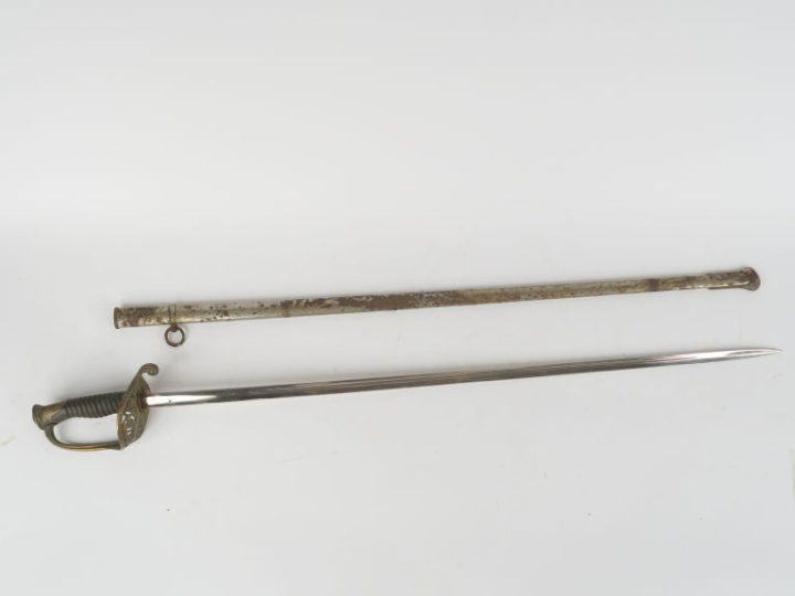 Sabre d’officier supérieur type 1855.  Poignée en corne (éclats à la b