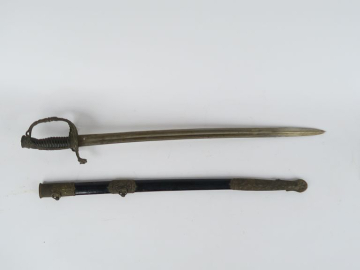 Sabre d’officier de marine, modèle de fantaisie.  Poignée en corne (pe