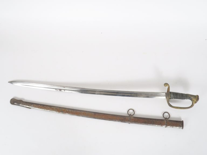 Sabre d’adjudant d’infanterie type 1855.  Poignée en corne avec filigr