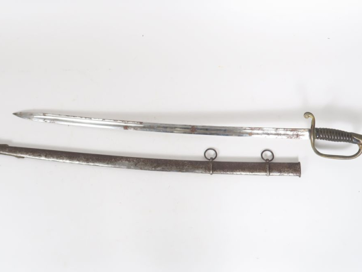 Sabre d’adjudant d’infanterie type 1855.  Poignée en corne avec filigr