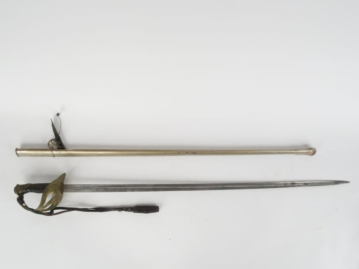 Sabre d’officier modèle 1923.  Poignée en corne avec filigrane (petit 