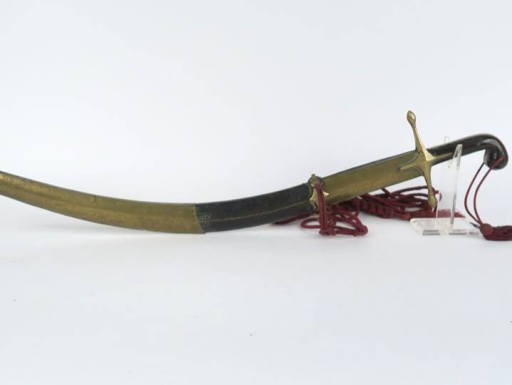 Sabre ottoman « Pala ».  Poignée à plaquettes de corne à trois rivures