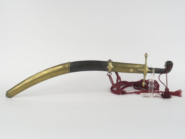 Sabre ottoman « Pala ».  Poignée à plaquettes de corne à trois rivures