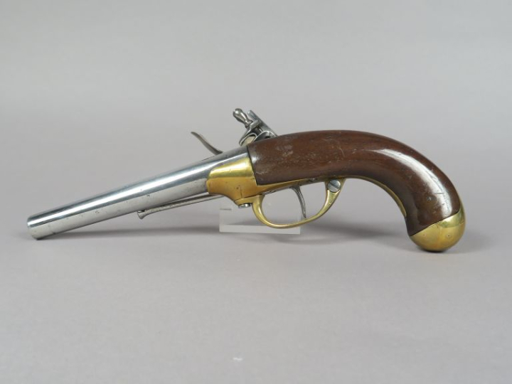 Pistolet d’arçon à silex 1777, 2e type.  Canon rond, à méplats, daté «