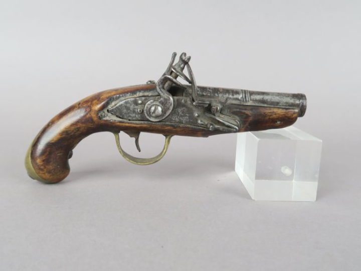 Pistolet à silex, de voyage.  Canon rond, à bourrelet à la bouche, à p