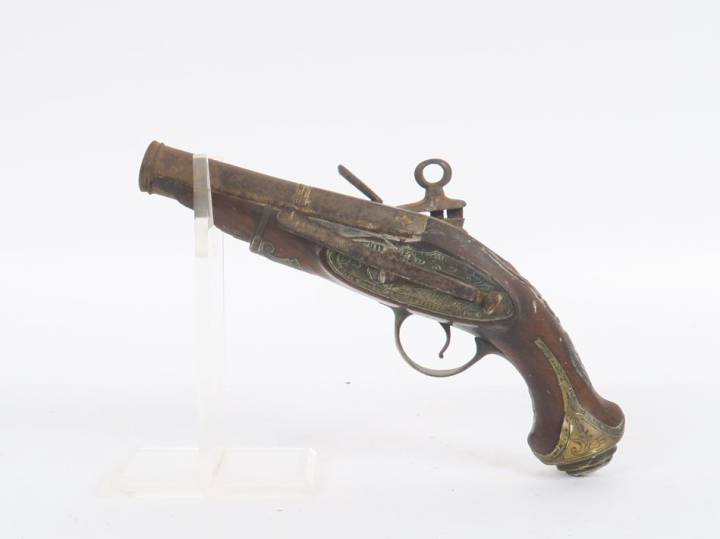Petit pistolet à silex « Ripoll ».  Canon rond à pans au tonnerre, ave