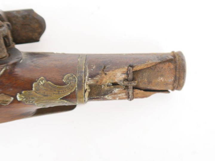 Petit pistolet à silex « Ripoll ».  Canon rond à pans au tonnerre, ave