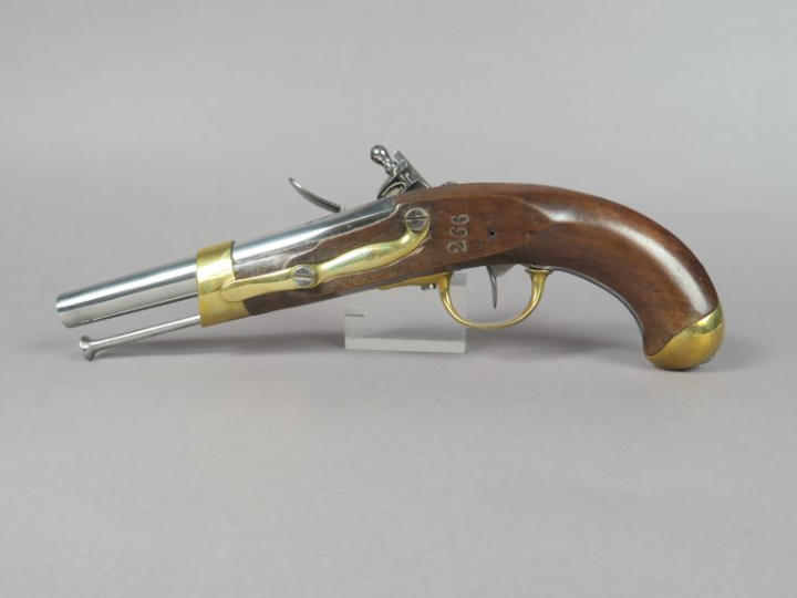 Pistolet d’arçon à silex modèle An XIII.  Canon rond à pans au tonnerr
