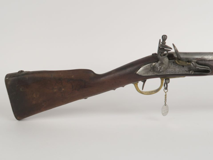 Fusil à silex type 1777-An IX.  Canon rond à méplats au tonnerre.  Pla