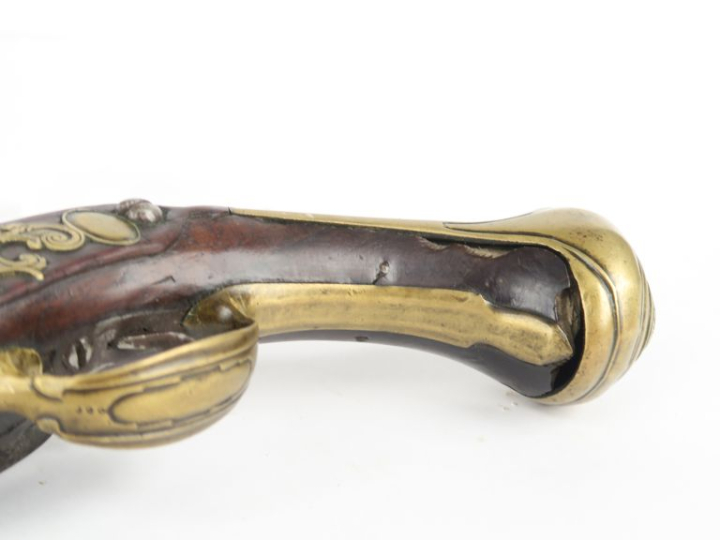 Pistolet d’officier espagnol à silex.  Canon rond à bourrelet à la bou