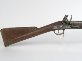 Vente aux enchères Fusil d’infanterie à silex, britannique.  Canon rond. Platine signée «
