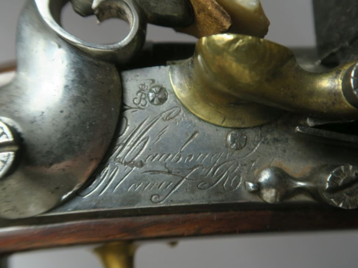 Pistolet à silex de gardes du corps du Roi 1er modèle (1814).  Canon r