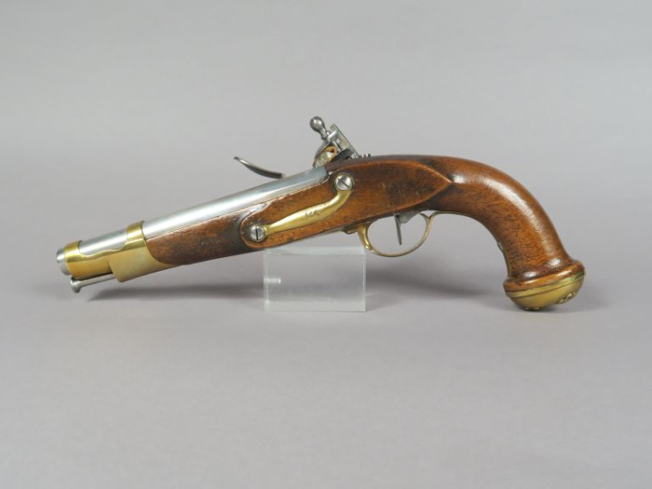 Pistolet à silex de gardes du corps du Roi 2e modèle 1816.  Canon rond