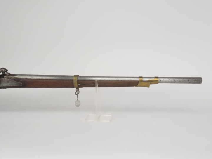 Mousqueton à percussion type gendarmerie 1825 T.  Garnitures en laiton