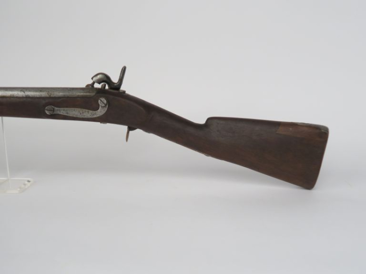 Mousqueton à percussion type gendarmerie 1825 T.  Garnitures en laiton