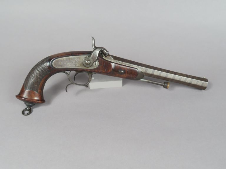 Pistolet d’officier à percussion modèle 1833 1er type.  Canon à pans, 