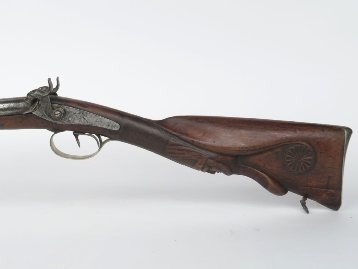 Fusil de chasse à percussion, deux coups.  Platines arrières et chiens