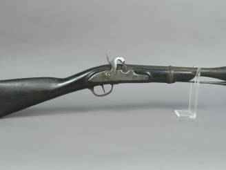 Vente aux enchères Tromblon à silex transformé à percussion britannique.  Canon rond, tro