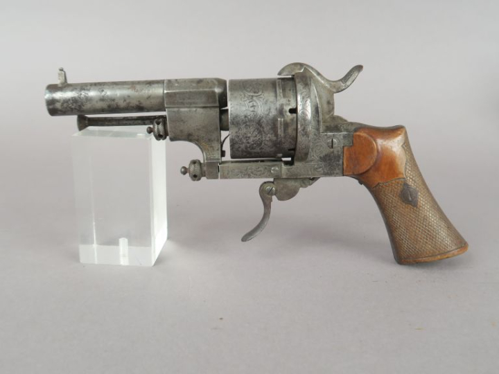 Revolver à broche Lefaucheux, six coups, calibre 12 mm.  Canon rond à 