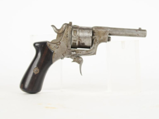 Vente aux enchères Revolver type Perrin, six coups, calibre 9 mm, double action  Carcasse