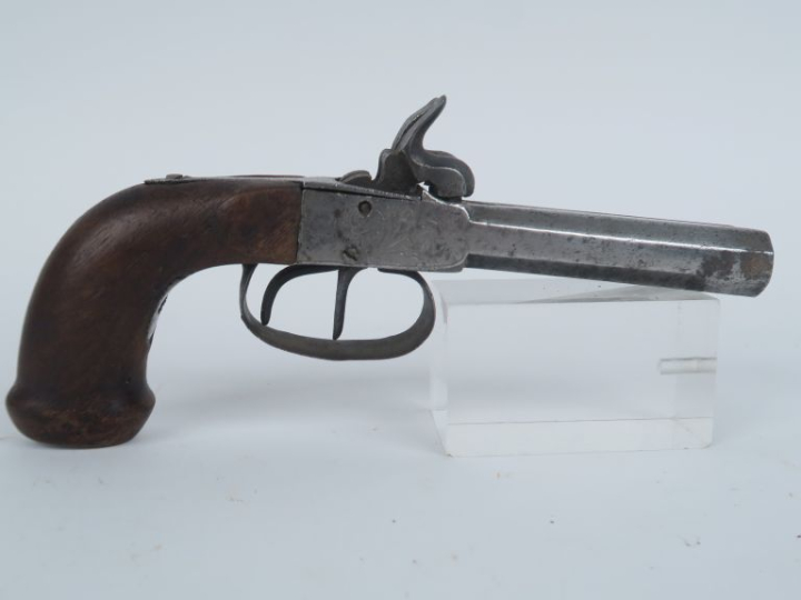 Revolver à broche, six coups, calibre 7 mm.  Canon rond à pans au tonn