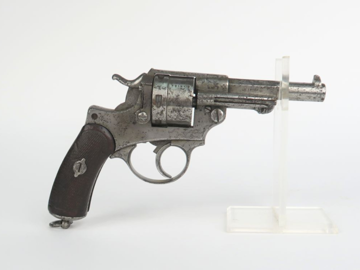 Revolver d’ordonnance modèle 1873-S1876, six coups calibre 11/73 mm.  