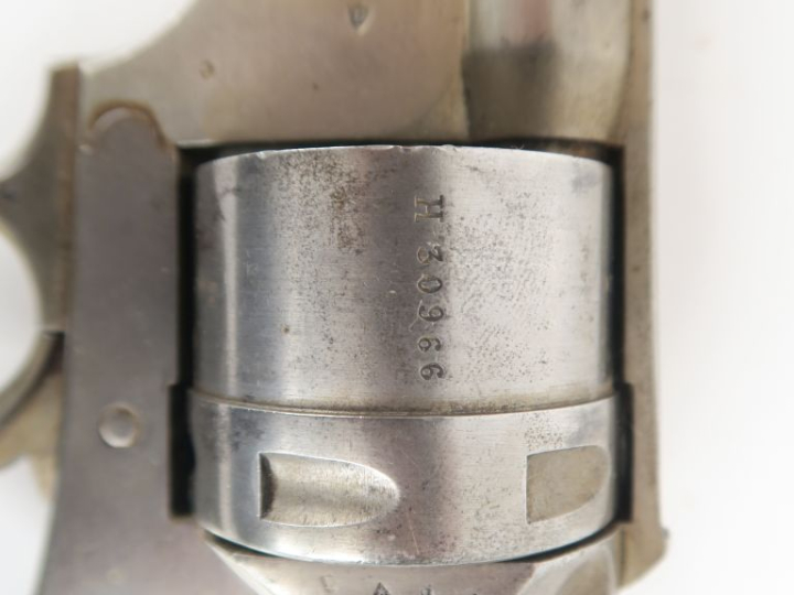 Revolver d’ordonnance modèle 1873 S-1881, six coups, calibre 11mm/73. 