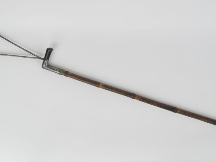 Canne fusil, avec crosse squelette. (accident mécanique)