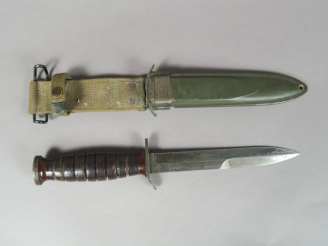 Vente aux enchères USA  Couteau de combat USM3 Impérial.  Poignée à rondelles de cuir. Mo