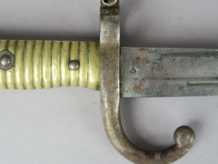 FRANCE  Baïonnette Chassepot modèle 1866.  Poignée en laiton. Croisièr
