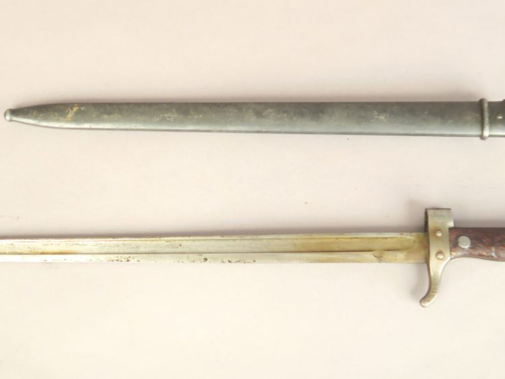 FRANCE  Baïonnette modèle 1892.  Poignée à gros rivets et plaquettes d