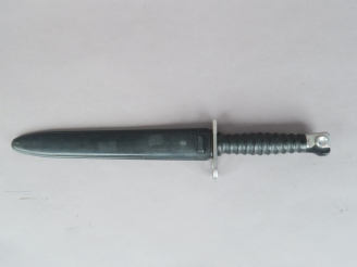 Vente aux enchères SUISSE Poignard-baïonnette modèle 1957 SIG  Poignée matière plastique 