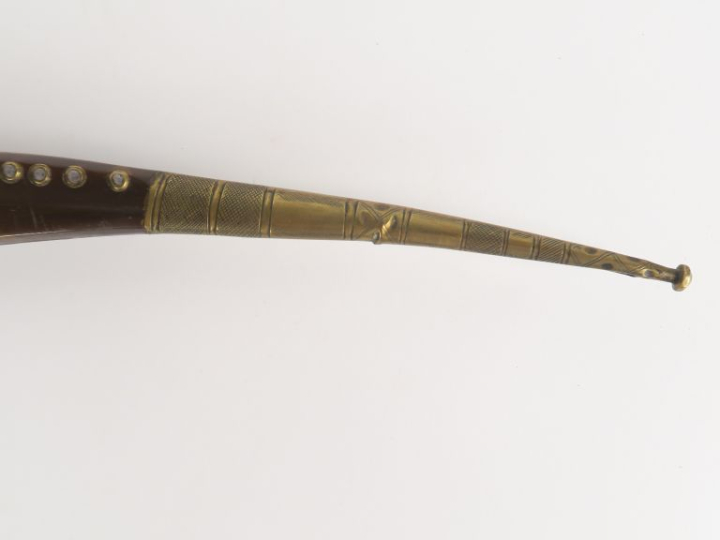 Couteau pliant.  Poignée à plaquettes de corne.  Monture en laiton Lam