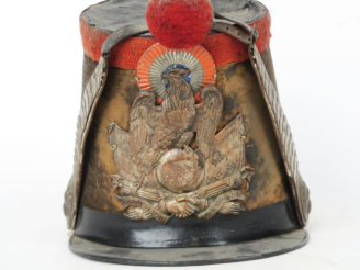 Vente aux enchères Shako de la Garde nationale. Fut recouvert de drap noir avec bourdalou