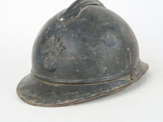 Vente aux enchères Casque Adrian modèle 1915 d’infanterie.  Bombe couleur bleu. Coiffe in