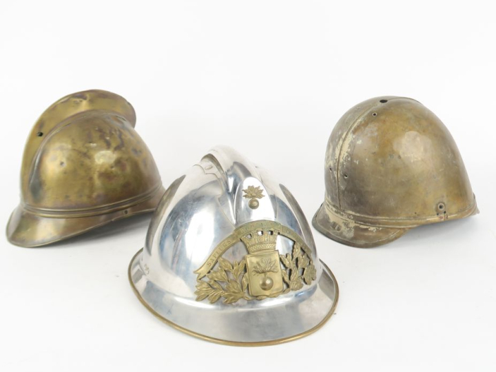 Casque nickelé de sapeur-pompier de HAUTELUCE.  Plaque et motif de cim