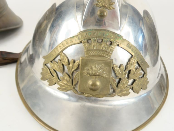 Casque nickelé de sapeur-pompier de HAUTELUCE.  Plaque et motif de cim