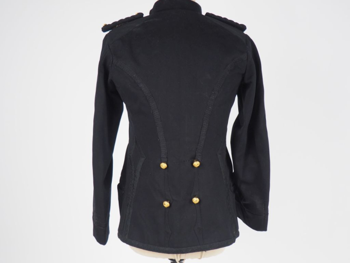 Dolman d’officier du service de santé.  Drap et brandebourgs noirs. Bo