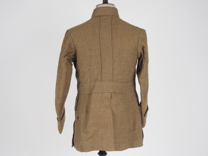 Tenue en drap kaki de lieutenant du 127e de ligne.  En drap kaki, à pa